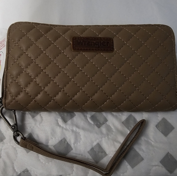 Wrangler Quilted Tan Wristlet Clutch - Picture 2 of 6